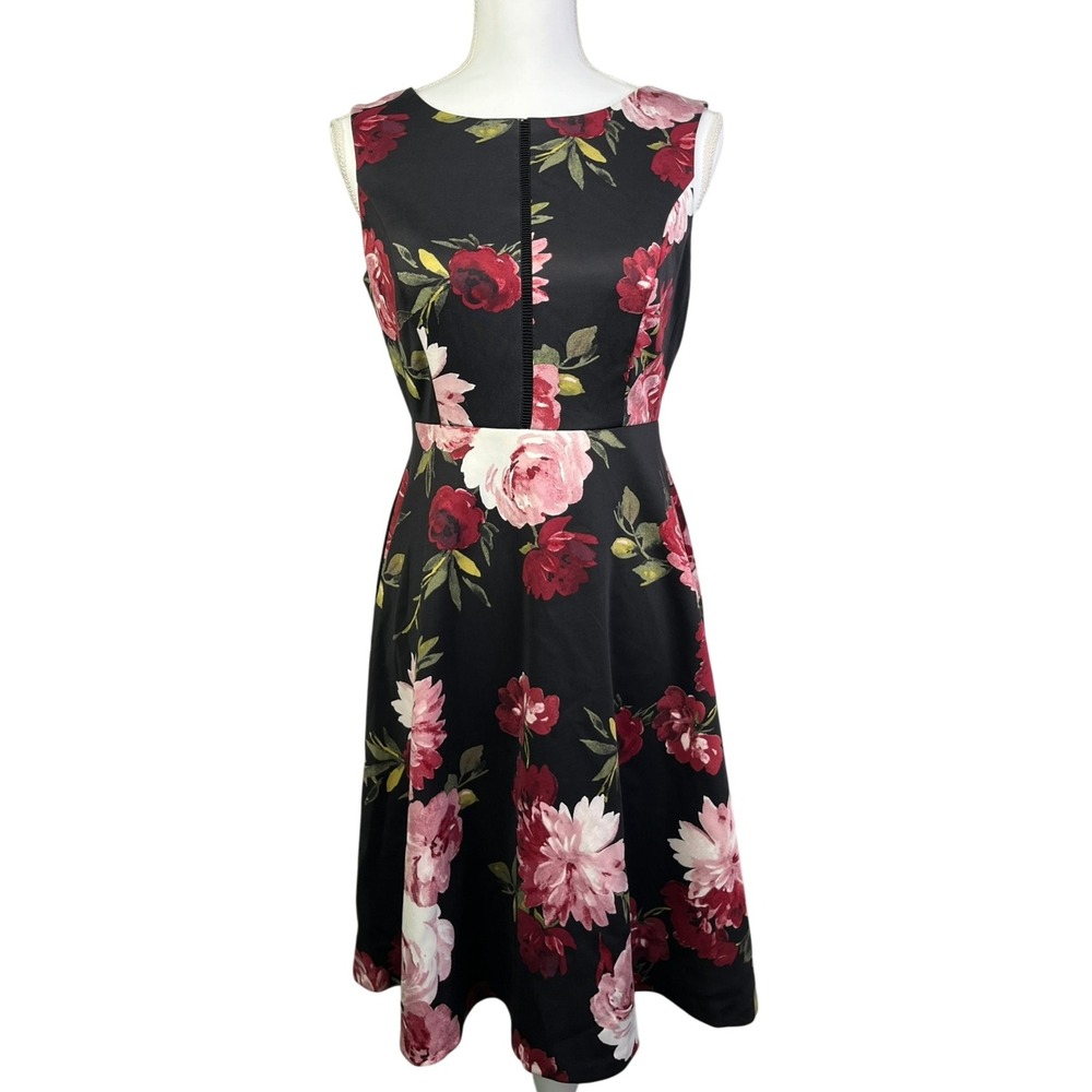 White House Black Market Romantic Floral Print Fit & Flare Dress Black Size‎ 4P